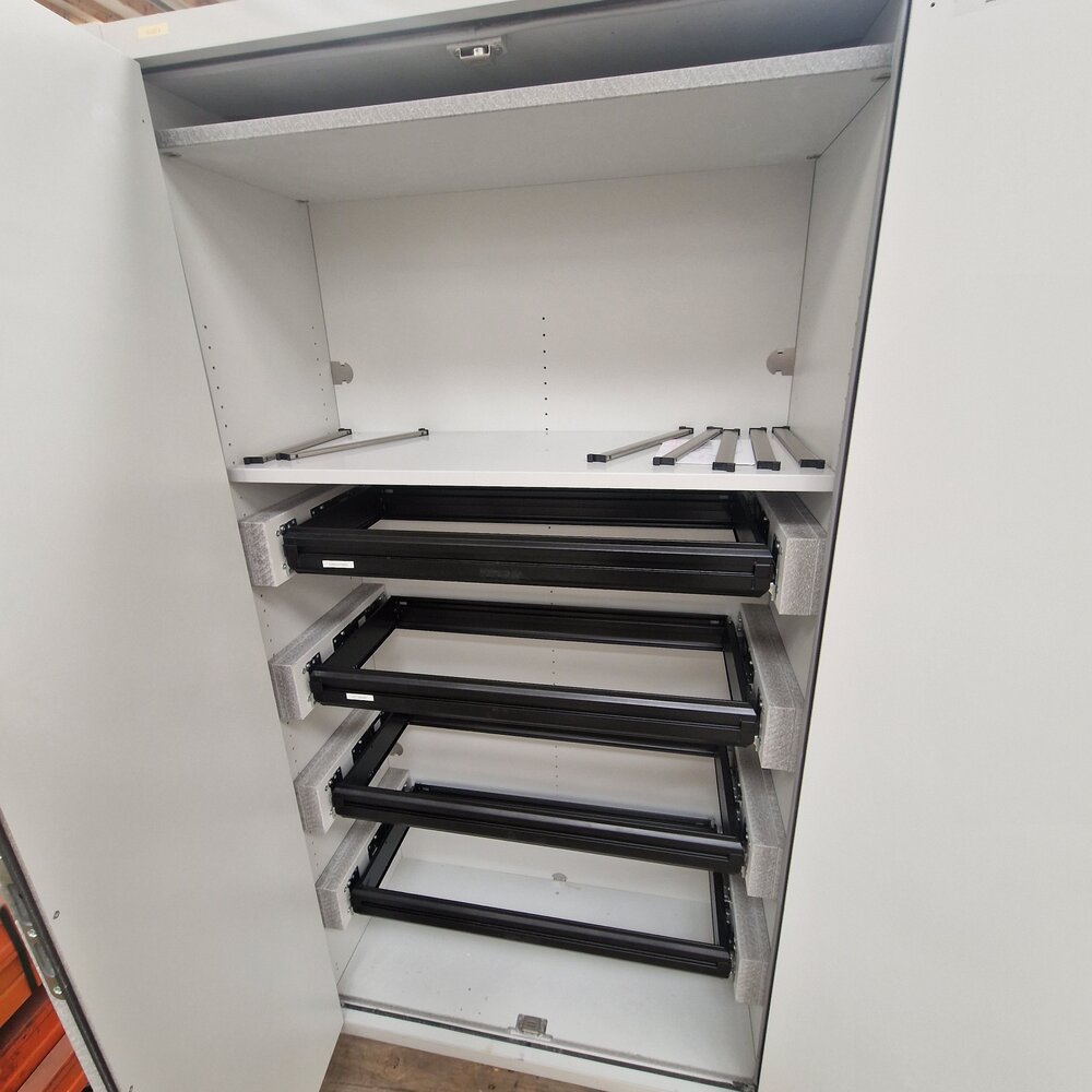 Priorit AG Brandwerende Archief- en documentkast H196 x B106 x D49 cm, gebruikt Priorit AG Brandwerende Archief- en documentkast H196 x B106 x D49 cm, gebruikt