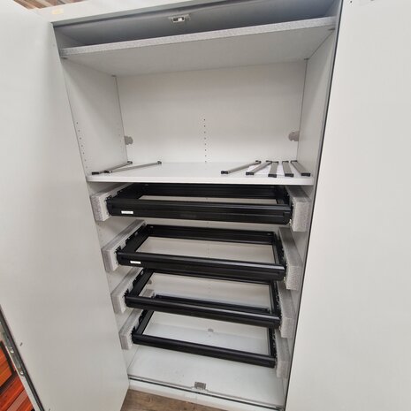 Priorit AG Brandwerende Archief- en documentkast H196 x B106 x D49 cm, gebruikt Priorit AG Brandwerende Archief- en documentkast H196 x B106 x D49 cm, gebruikt