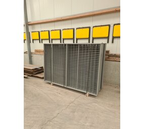 Gaaswand metalen achterwand 2cm dik, gebruikt Gaaswand metalen achterwand 2cm dik, gebruikt