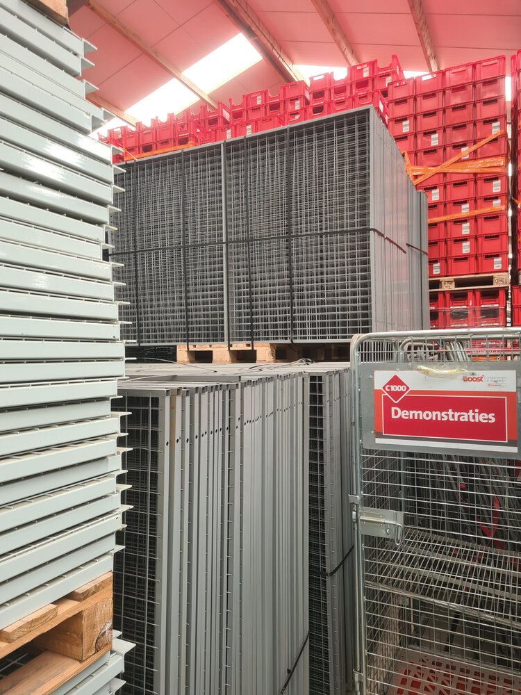 Gaaswand metalen achterwand 2cm dik, gebruikt Gaaswand metalen achterwand 2cm dik, gebruikt