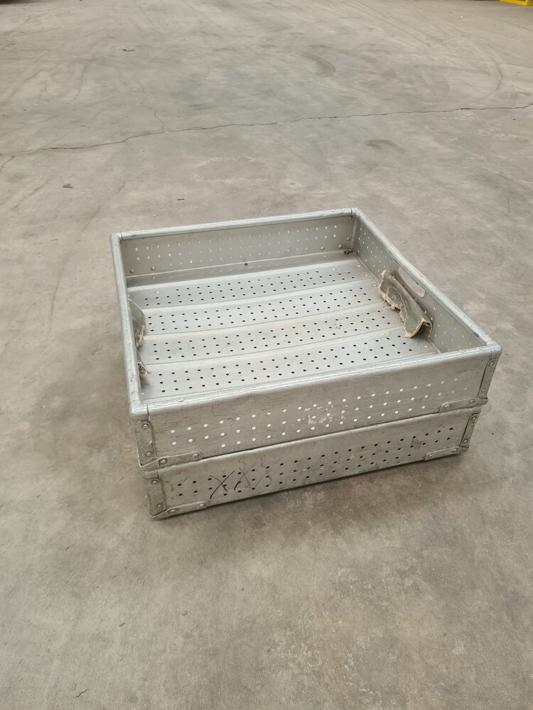 Zarges Stapelbak, 610x610x140 mm, grijs kunststof, gebruikt Zarges Stapelbak, 610x610x140 mm, grijs kunststof, gebruikt