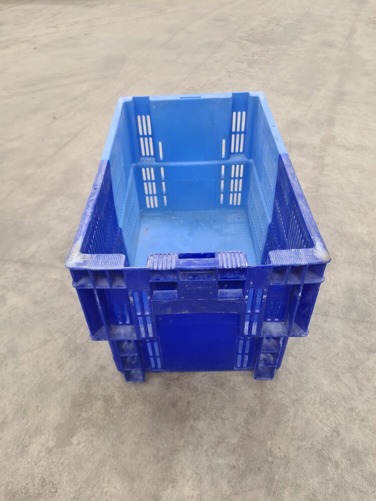 Allibert Nestbare stapelkrat geperforeerd 500x300x280cm blauw, gebruikt Allibert Nestbare stapelkrat geperforeerd 500x300x280cm blauw, gebruikt