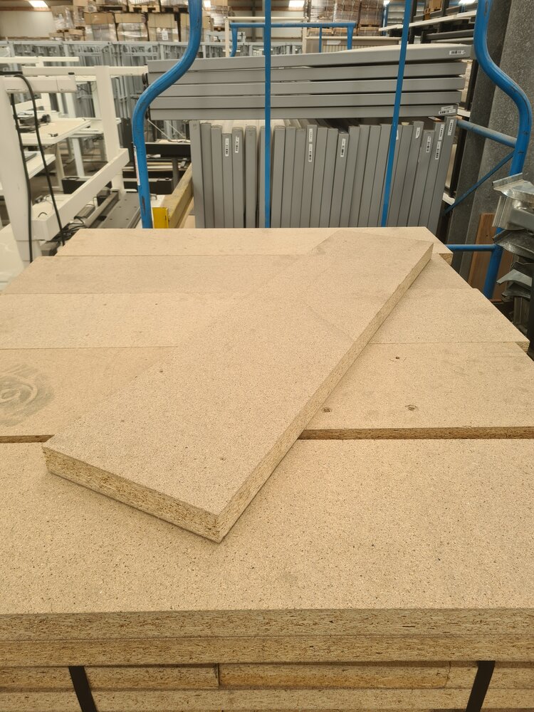 Spaanplaat strook 38mm 99,5x24 cm, gebruikt Spaanplaat strook 38mm 99,5x24 cm, gebruikt