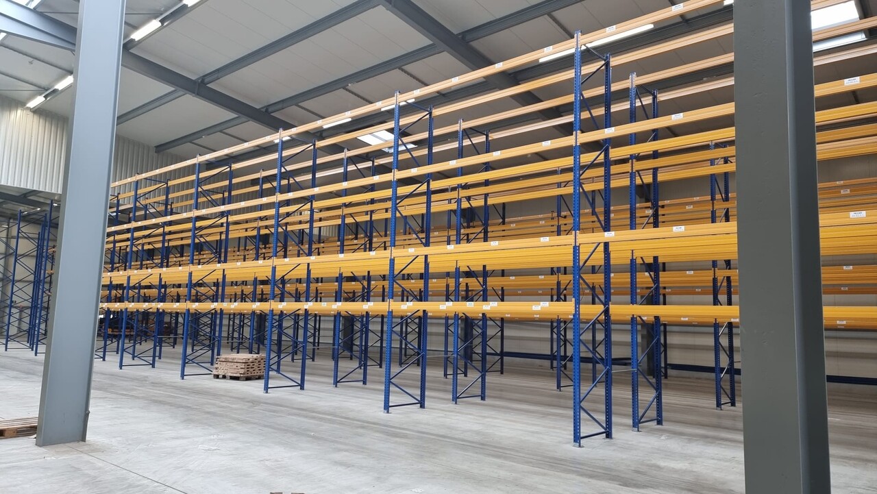 Ligger 2700x120x50 mm, d.geel, 3007kg, gebruikt