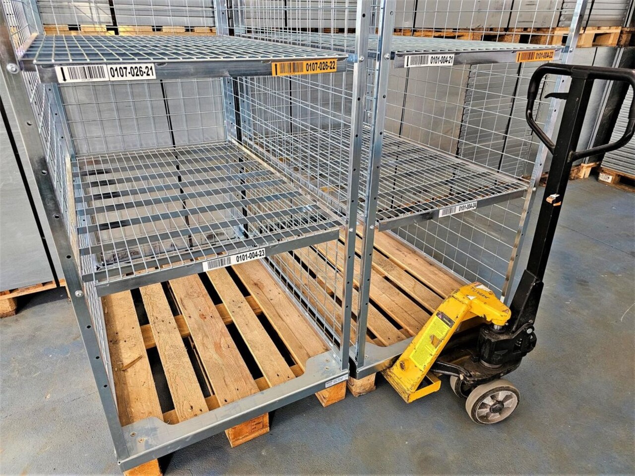 Wanzl Pallet box 1200x800xH2200mm met 3 legborden (4 niveaus), als nieuw Wanzl Pallet box 1200x800xH2200mm met 3 legborden (4 niveaus), als nieuw