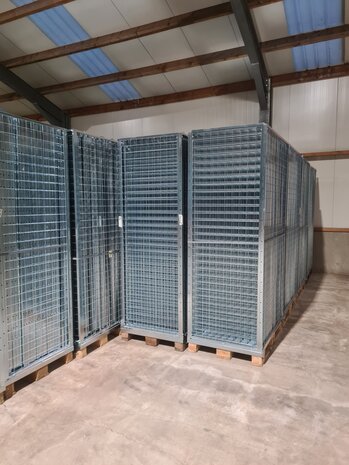 Wanzl Pallet box 1200x800xH2200mm met 3 legborden (4 niveaus), als nieuw Wanzl Pallet box 1200x800xH2200mm met 3 legborden (4 niveaus), als nieuw