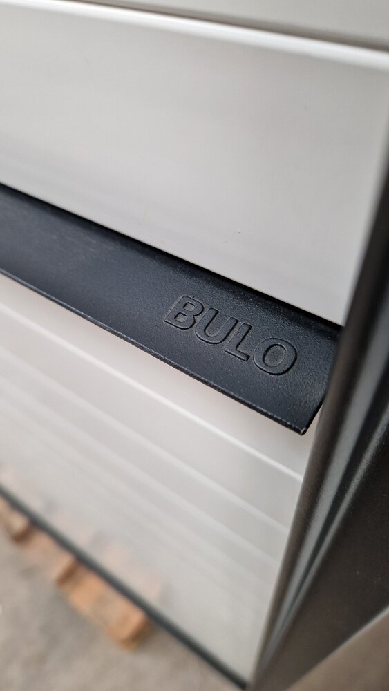 BULO Roldeurkast 198x120x46 cm, incl. 5 legborden, Vert. deur, zwart/wit, gebruikt BULO Roldeurkast 198x120x46 cm, incl. 5 legborden, Vert. deur, zwart/wit, gebruikt