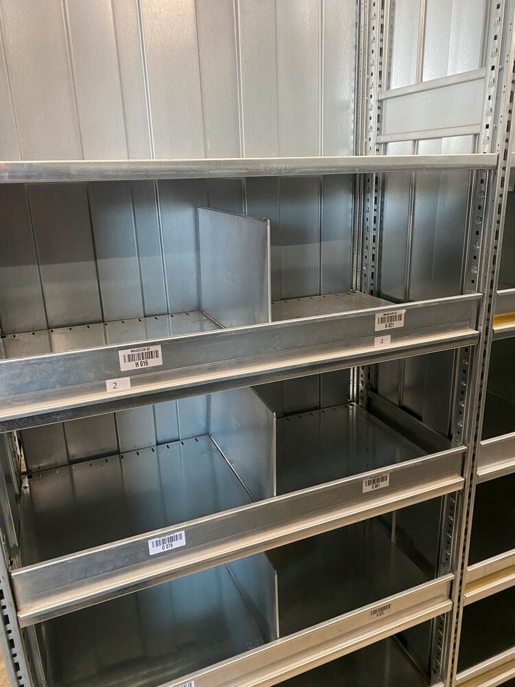 SSI Schäfer SSI Schafer R3000 Legbordstelling 2011x1300x500, 5 legborden, zijwand, gebruikt SSI Schäfer SSI Schafer R3000 Legbordstelling 2011x1300x500, 5 legborden, zijwand, gebruikt