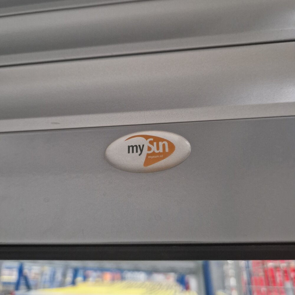 Antidiefstal Doorrolstelling D2400xB2800xH2500 mm vrijstaand verrijdbaar met 2 rolluiken en hek, gebruikt Antidiefstal Doorrolstelling D2400xB2800xH2500 mm vrijstaand verrijdbaar met 2 rolluiken en hek, gebruikt