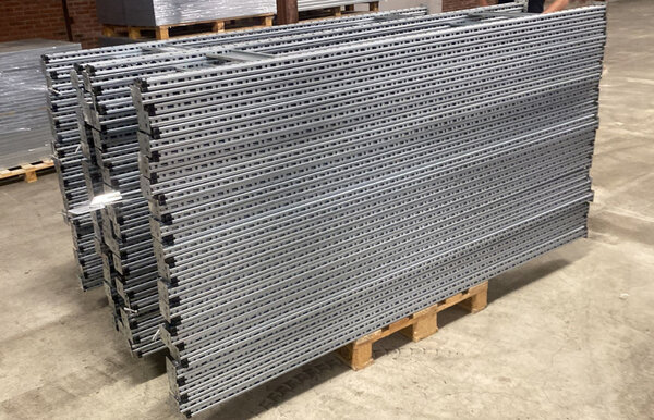 SSI Schäfer SSI Schäfer R3000 legbordstelling onderdelen, gebruikt SSI Schäfer SSI Schäfer R3000 legbordstelling onderdelen, gebruikt