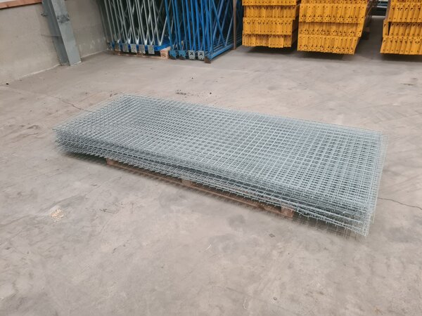 Gaas mat 97x245 cm, maas 5x5 cm, gebruikt Gaas mat 97x245 cm, maas 5x5 cm, gebruikt