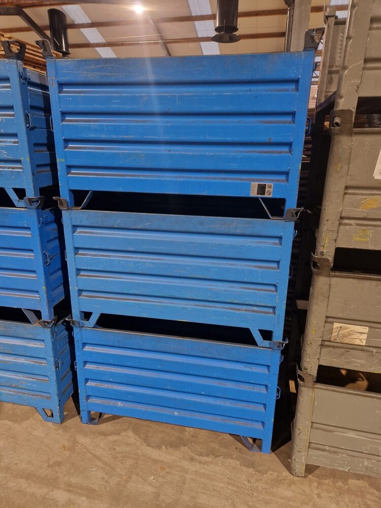 Stapelbak staal 1200x870xH710 mm, 4 wanden, 2 kleppen korte zijde, gebruikt