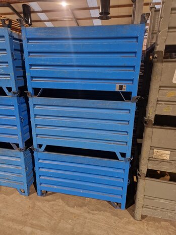 Stapelbak staal 1200x870xH710 mm, 4 wanden, 2 kleppen korte zijde, gebruikt