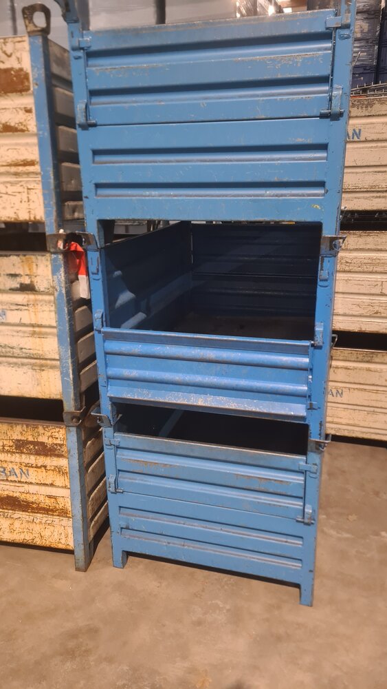 Stapelbak staal 1200x870xH710 mm, 4 wanden, 2 kleppen korte zijde, gebruikt