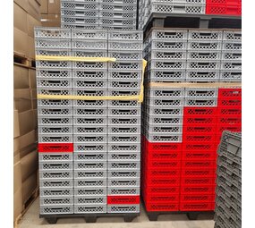 Auer Stapelkrat, 600x400x120 mm, euronorm, rood pp, gebruikt