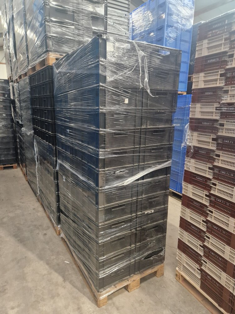 Versatote Eurobak 60x40x18 zwart gesloten vlakke bodem, gebruikt Versatote Eurobak 60x40x18 zwart gesloten vlakke bodem, gebruikt