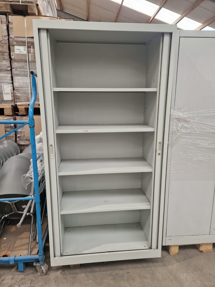 Emtrade Roldeurkast 195x100x45cm lichtgrijs, gebruikt Emtrade Roldeurkast 195x100x45cm lichtgrijs, gebruikt