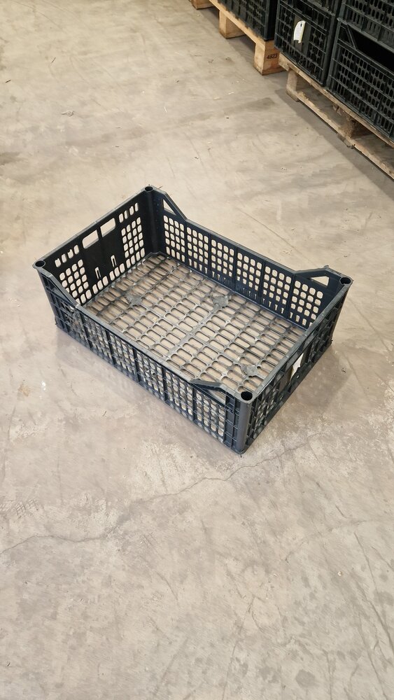 Emtrade 60x40x21cm lichtgewicht krat, zwart, PP, geperforeerd, gebruikt Emtrade 60x40x21cm lichtgewicht krat, zwart, PP, geperforeerd, gebruikt