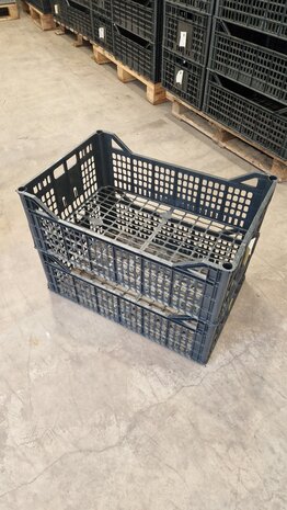 Emtrade 60x40x21cm lichtgewicht krat, zwart, PP, geperforeerd, gebruikt Emtrade 60x40x21cm lichtgewicht krat, zwart, PP, geperforeerd, gebruikt