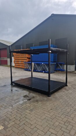 Stapelrek 300x200 cm met traanplaat bodem, zwart, gebruikt Stapelrek 300x200 cm met traanplaat bodem, zwart, gebruikt