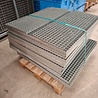 Emtrade Persrooster 100x100cm, 30x30mm maas, dikte 30x2mm, gebruikt Emtrade Persrooster 100x100cm, 30x30mm maas, dikte 30x2mm, gebruikt