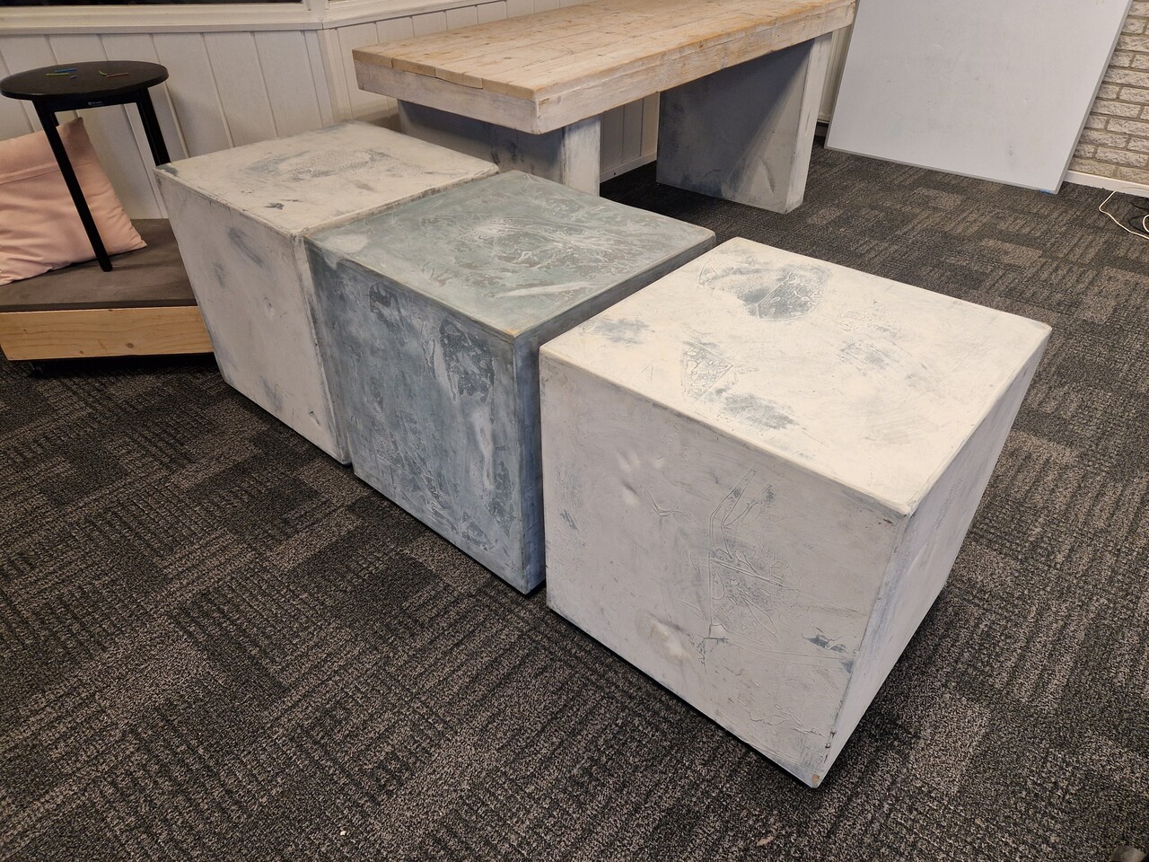 Emtrade Houten blok 64x64x68.5cm, grijs, gebruikt