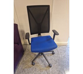 Girsberger Girsberger Bureaustoel, blauw zwart, gebruikt Girsberger Girsberger Bureaustoel, blauw zwart, gebruikt