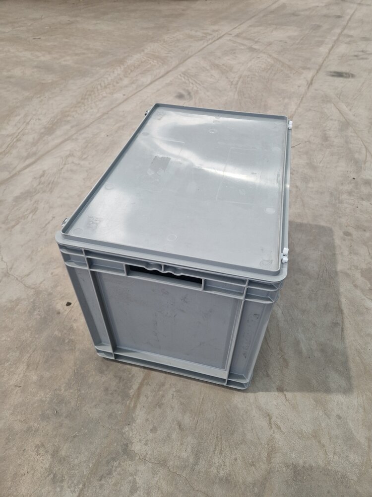 SSI SchÃ¤fer Stapelbak met deksel, 600x400x420 mm, euronorm, grijs kunststof, gebruikt