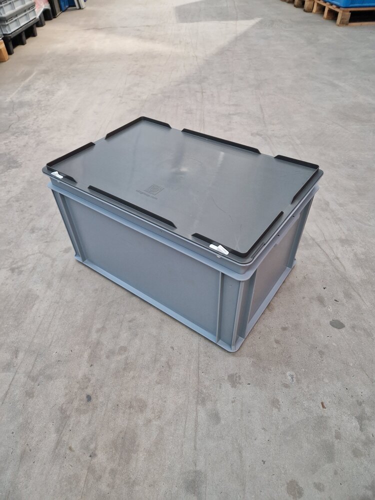 Emtrade Stapelbak 600x400x320mm met deksel, grijs, PP, gesloten, gebruikt Emtrade Stapelbak 600x400x320mm met deksel, grijs, PP, gesloten, gebruikt