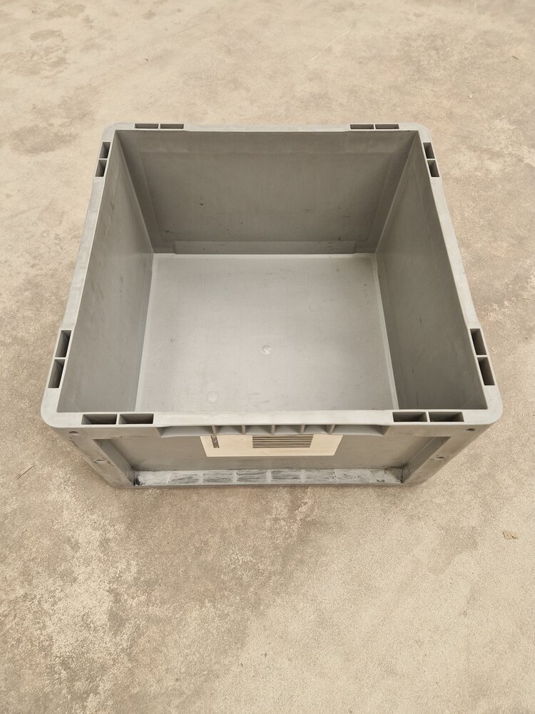 Emtrade Kunststof stapelbak 400x400x220mm vierkant, gesloten, verstevigd, grijs, gebruikt