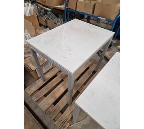 Emtrade Partij van 5 tafels 800x600x750mm, gebruikt as-is Emtrade Partij van 5 tafels 800x600x750mm, gebruikt as-is