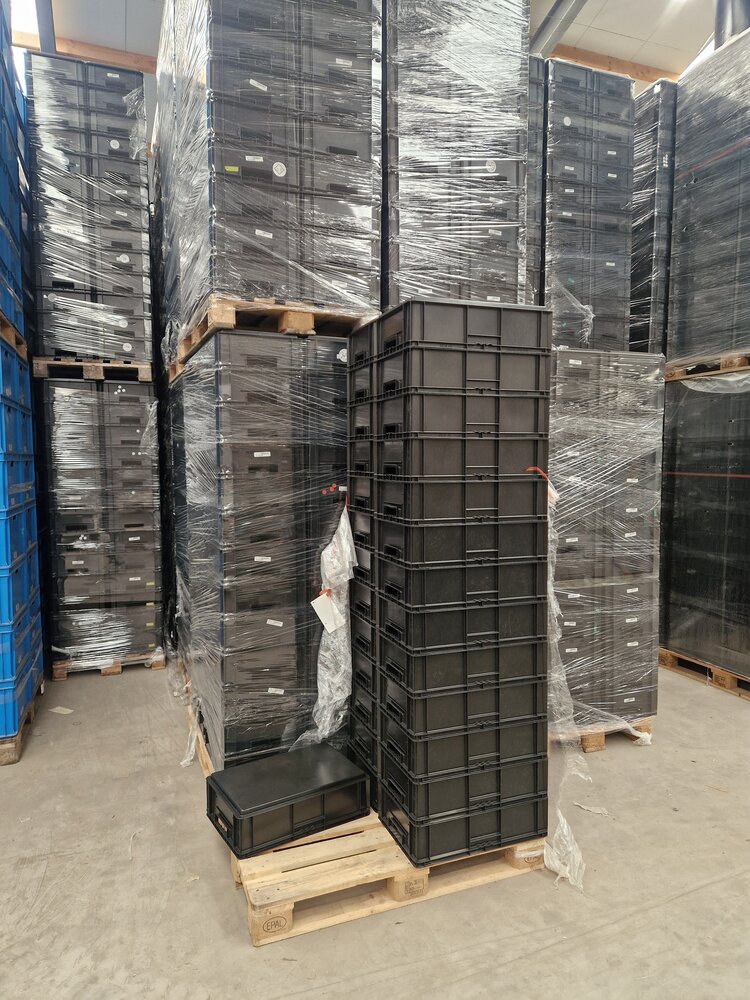SSI Schäfer Stapelbak, 600x400x180 mm, euronorm, zwart kunststof, nieuw SSI Schäfer Stapelbak, 600x400x180 mm, euronorm, zwart kunststof, nieuw