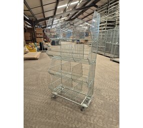 Set van 4 draadmanden 96x50x48cm op wielen, gebruikt Set van 4 draadmanden 96x50x48cm op wielen, gebruikt