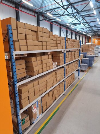 Emtrade Grootvakstelling 2000x2250x600mm, met zware gaaslegborden, gebruikt Emtrade Grootvakstelling 2000x2250x600mm, met zware gaaslegborden, gebruikt