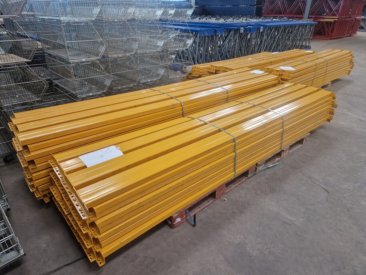 Ligger 2700x120x50 mm, d.geel, 3007kg, gebruikt