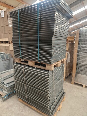 Emtrade Gaaslegbord 1180x940mm (voor 1000mm diep) d.grijs, gebruikt Emtrade Gaaslegbord 1180x940mm (voor 1000mm diep) d.grijs, gebruikt