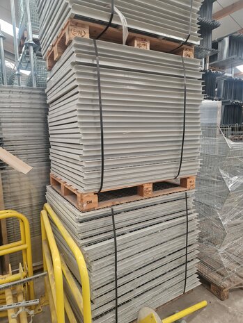 Emtrade Gaaslegbord 1180x1060mm (voor 1100mm diep) grijs, gebruikt Emtrade Gaaslegbord 1180x1060mm (voor 1100mm diep) grijs, gebruikt
