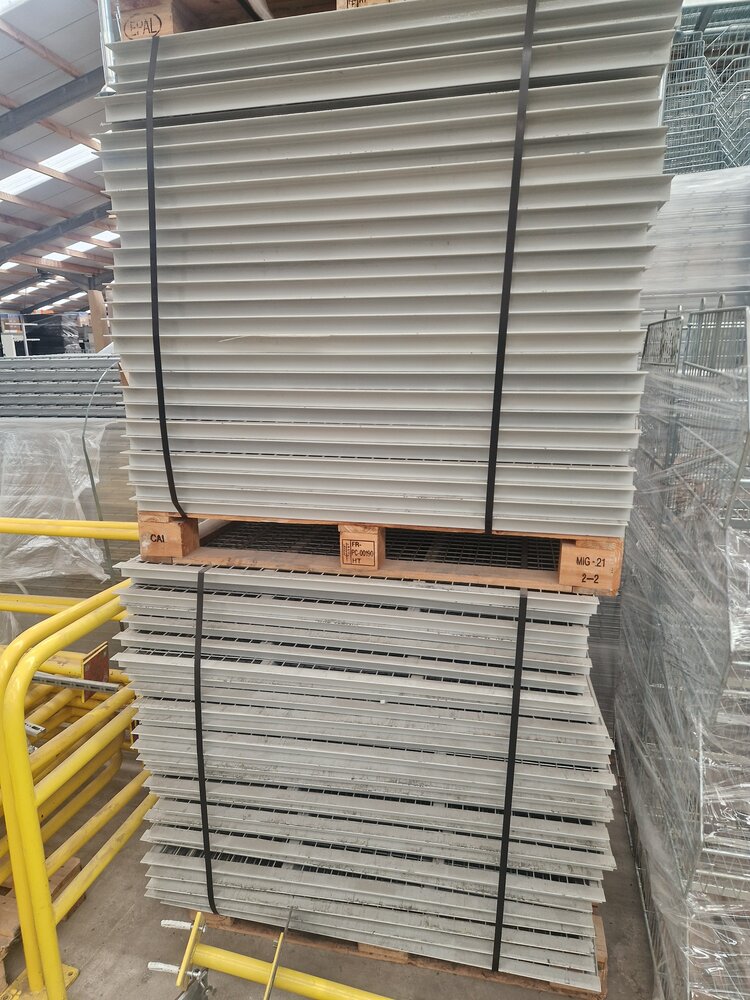 Emtrade Gaaslegbord 1180x1060mm (voor 1100mm diep) grijs, gebruikt Emtrade Gaaslegbord 1180x1060mm (voor 1100mm diep) grijs, gebruikt