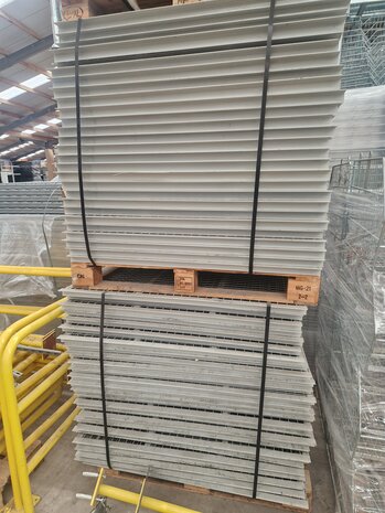 Emtrade Gaaslegbord 1180x1060mm (voor 1100mm diep) grijs, gebruikt Emtrade Gaaslegbord 1180x1060mm (voor 1100mm diep) grijs, gebruikt