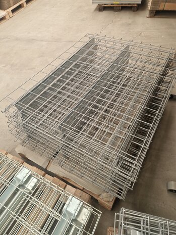 Emtrade Draadrooster 880x1100mm 250kg verzinkt, gebruikt Emtrade Draadrooster 880x1100mm 250kg verzinkt, gebruikt