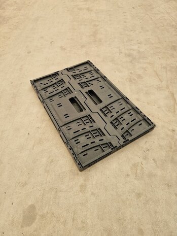 Polymer logistics Klapkrat Kunststof 600x400x233, zwart, geperforeerd, gebruikt