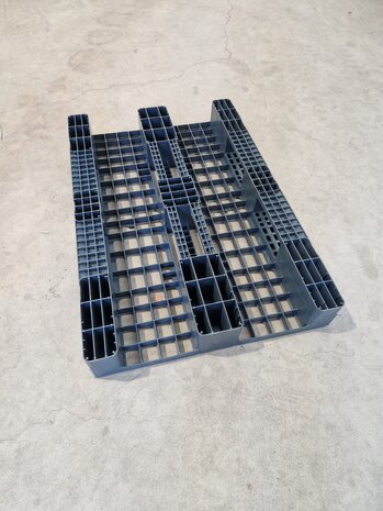 Emtrade Kunststof pallet 120x80x15 cm, zwart, gebruikt Emtrade Kunststof pallet 120x80x15 cm, zwart, gebruikt