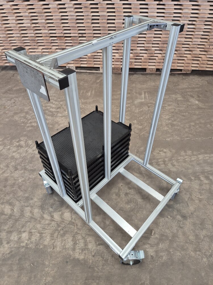 Emtrade Systeemwagen, pcb system cart, 110x67x80cm, 4 zwenkwielen met rem, gebruikt Emtrade Systeemwagen, pcb system cart, 110x67x80cm, 4 zwenkwielen met rem, gebruikt