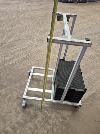 Emtrade Systeemwagen, pcb system cart, 110x67x80cm, 4 zwenkwielen met rem, gebruikt Emtrade Systeemwagen, pcb system cart, 110x67x80cm, 4 zwenkwielen met rem, gebruikt