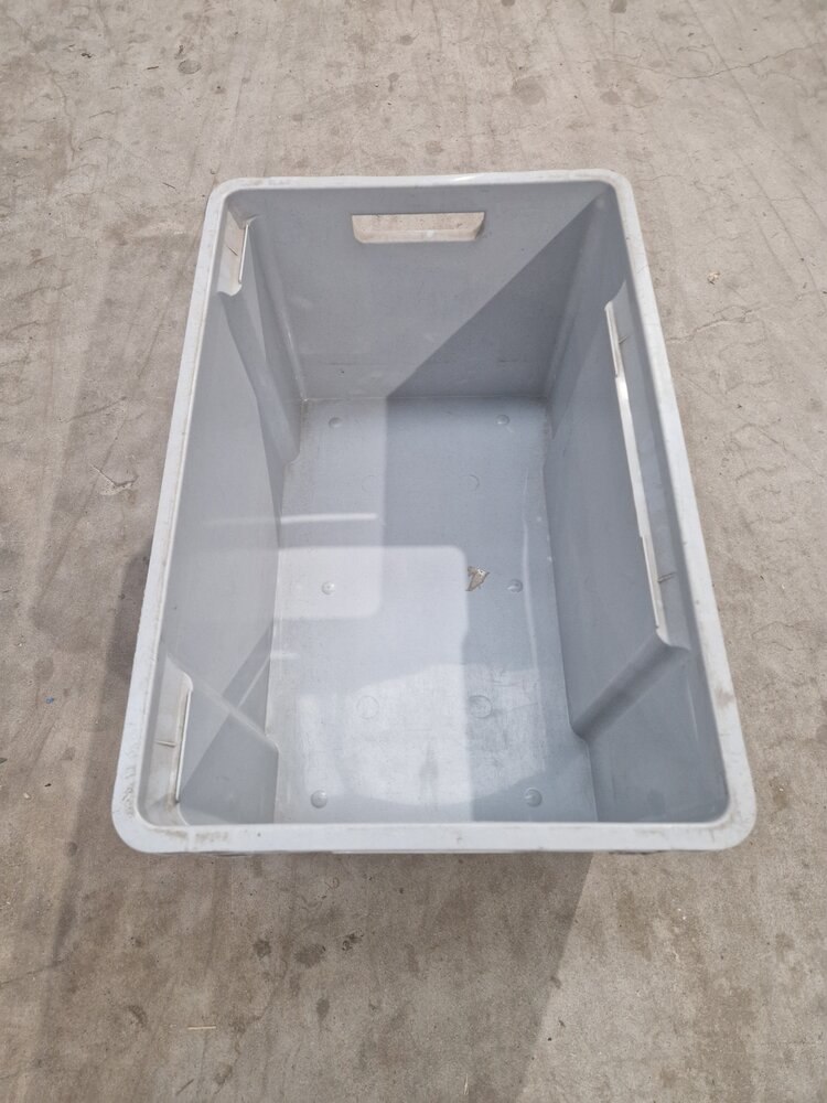 Schoeller Allibert Nestbare Stapelbak, 600x400x30 mm, euronorm, grijs kunststof, gebruikt