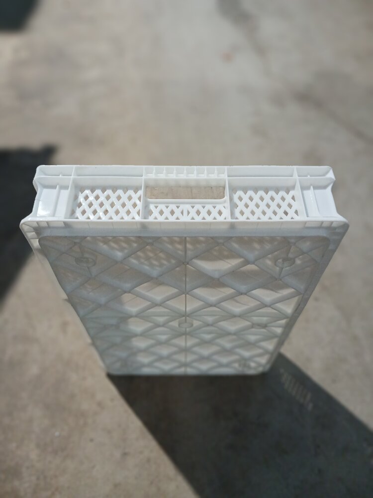 Emtrade Stapelkrat, 600x400x100 mm, geperforeerde wanden, dichte bodem, PP, wit Emtrade Stapelkrat, 600x400x100 mm, geperforeerde wanden, dichte bodem, PP, wit