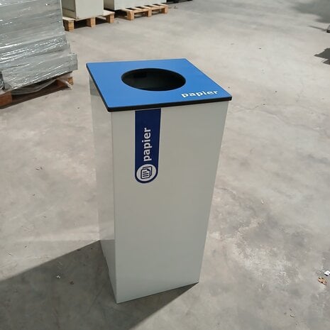 Emtrade Papierbak 31x31x72 cm, Wit Blauw - Gebruikt Emtrade Papierbak 31x31x72 cm, Wit Blauw - Gebruikt