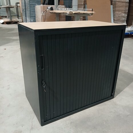 Emtrade Roldeurkast / Archiefkast – 80×47×75 cm – Zwart – Gebruikt
