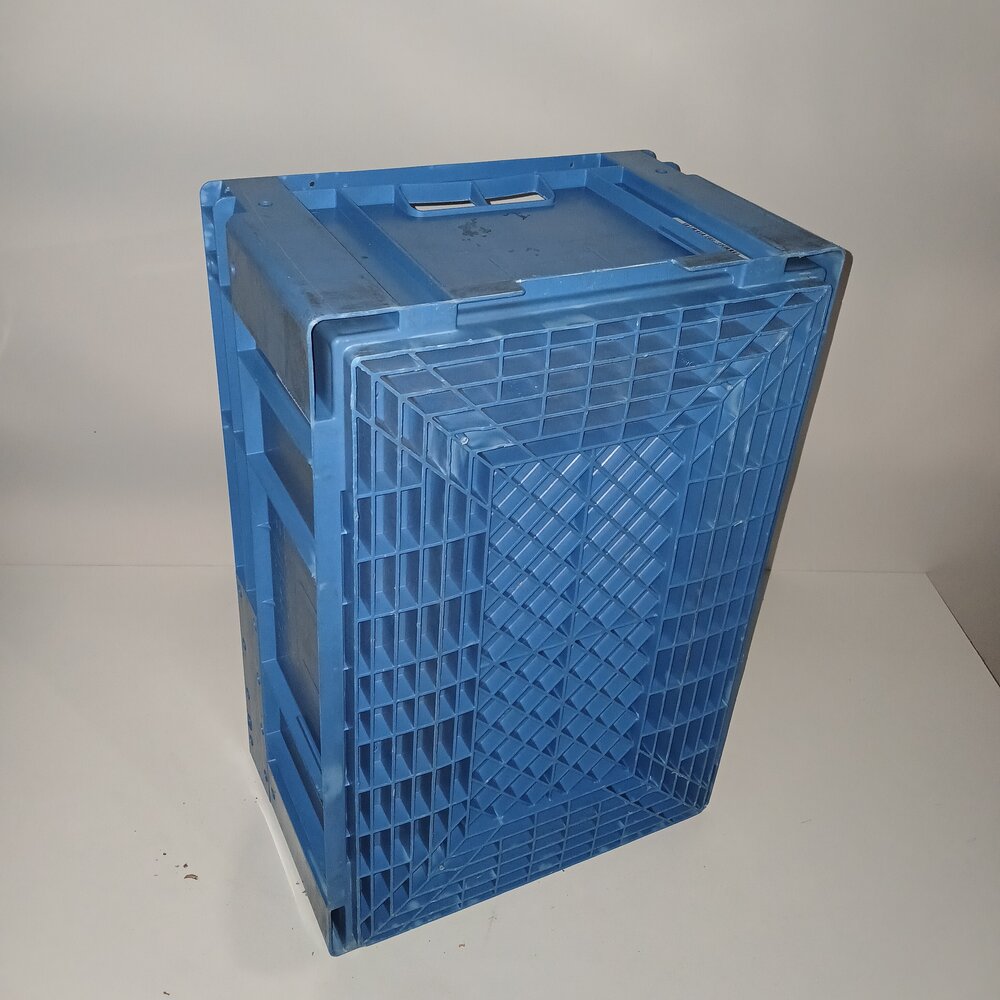 UTZ Stapelbak 600x400x260 mm met grijpopening inklapbaar, PP, gesloten wanden, afwateringsgaten, blauw, gebruikt