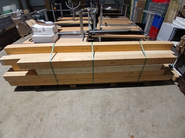 Emtrade Vuren verlijmde balk vierkant 140x140mm, gebruikt